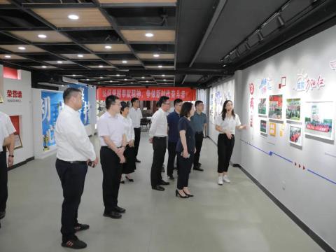 团省委副书记张迎春来新葡的京集团350vip8888集团调研共青团事情